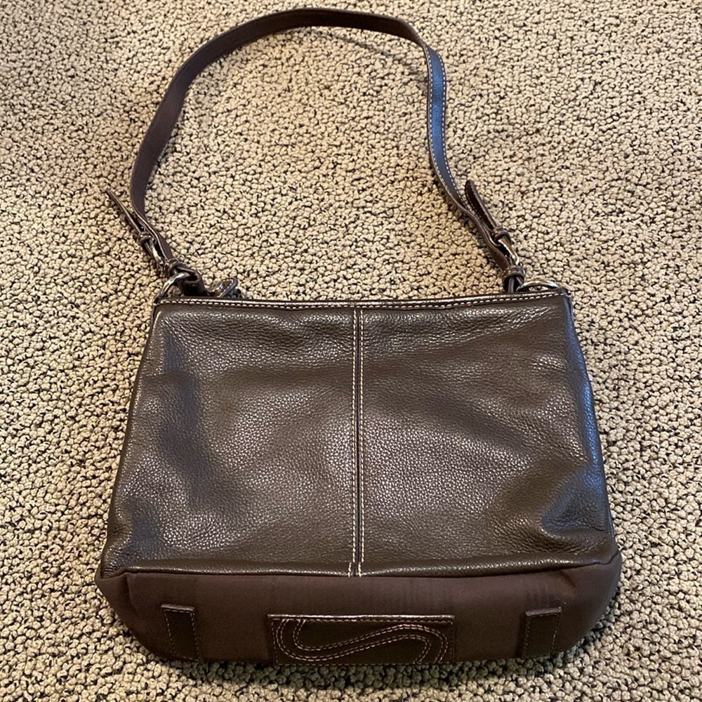 The Sak Brown Leather Shoulder Bag in Like New Condition
